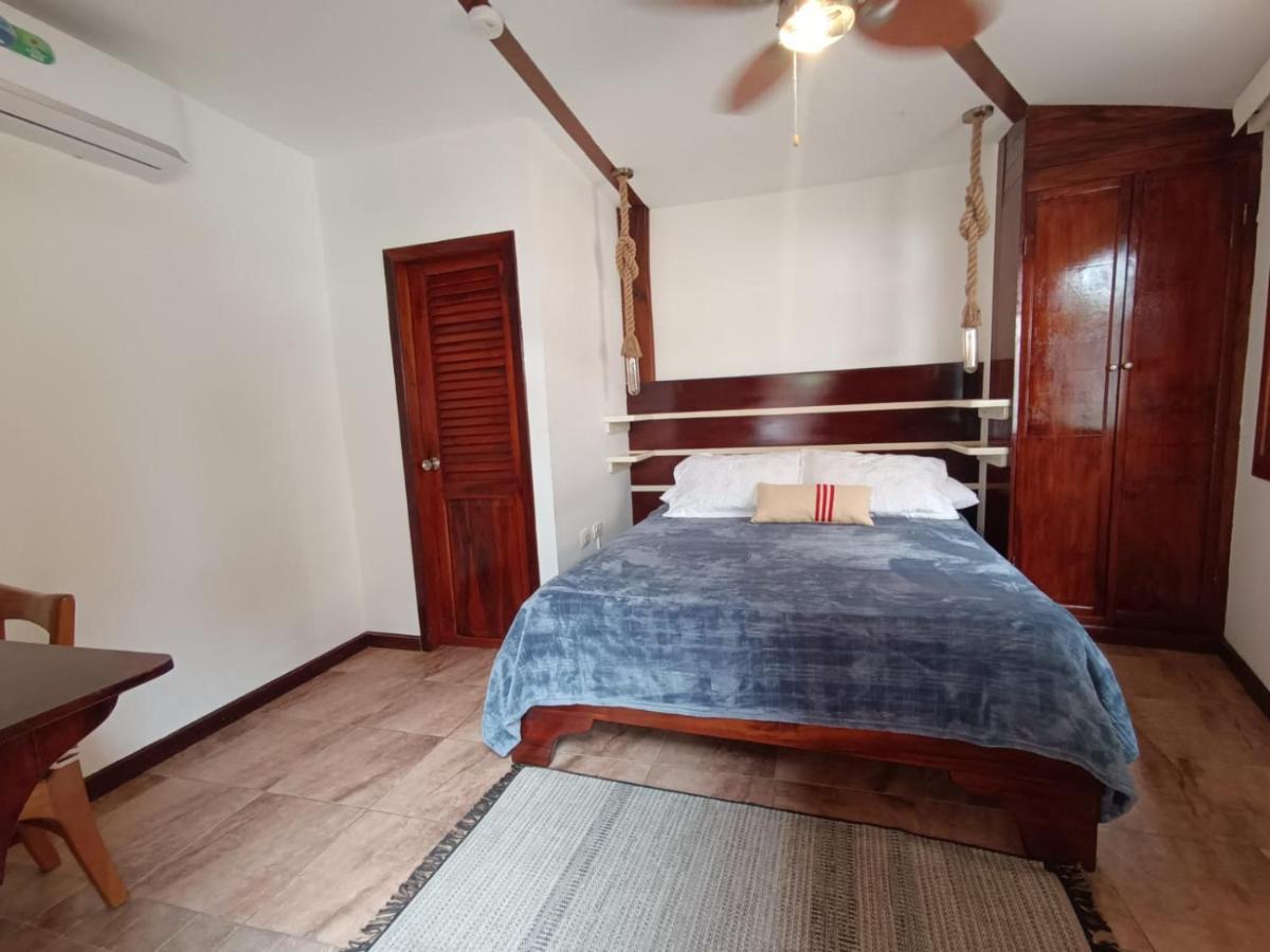The Wooden House Hotel Puerto Villamil Zewnętrze zdjęcie
