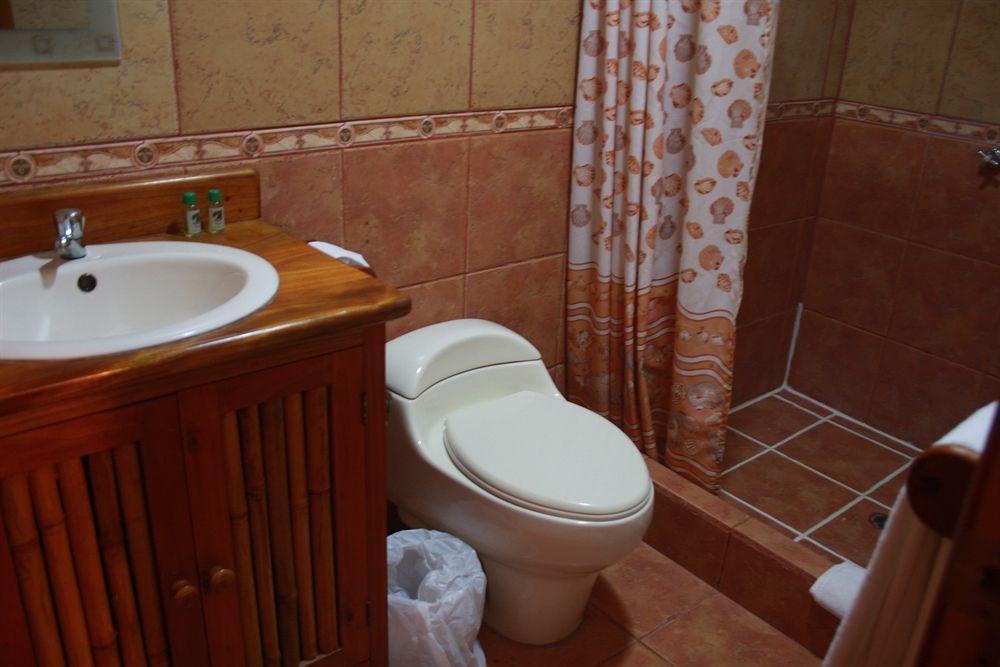 The Wooden House Hotel Puerto Villamil Zewnętrze zdjęcie