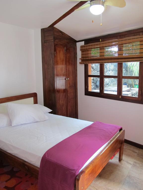 The Wooden House Hotel Puerto Villamil Zewnętrze zdjęcie