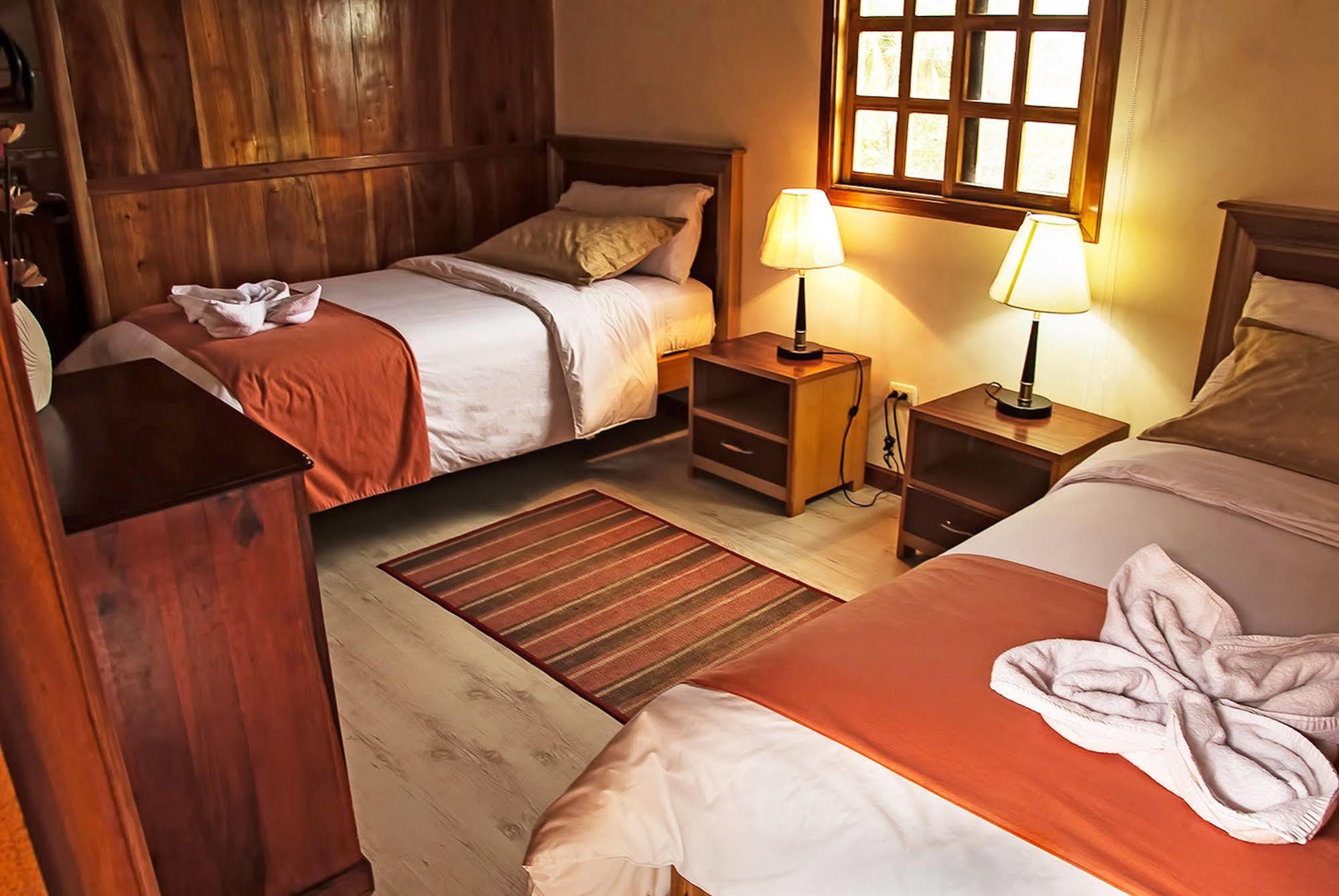 The Wooden House Hotel Puerto Villamil Zewnętrze zdjęcie