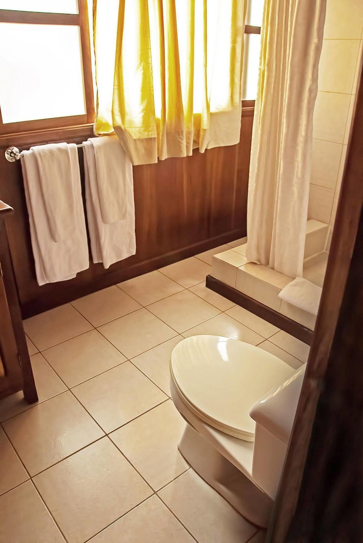 The Wooden House Hotel Puerto Villamil Zewnętrze zdjęcie