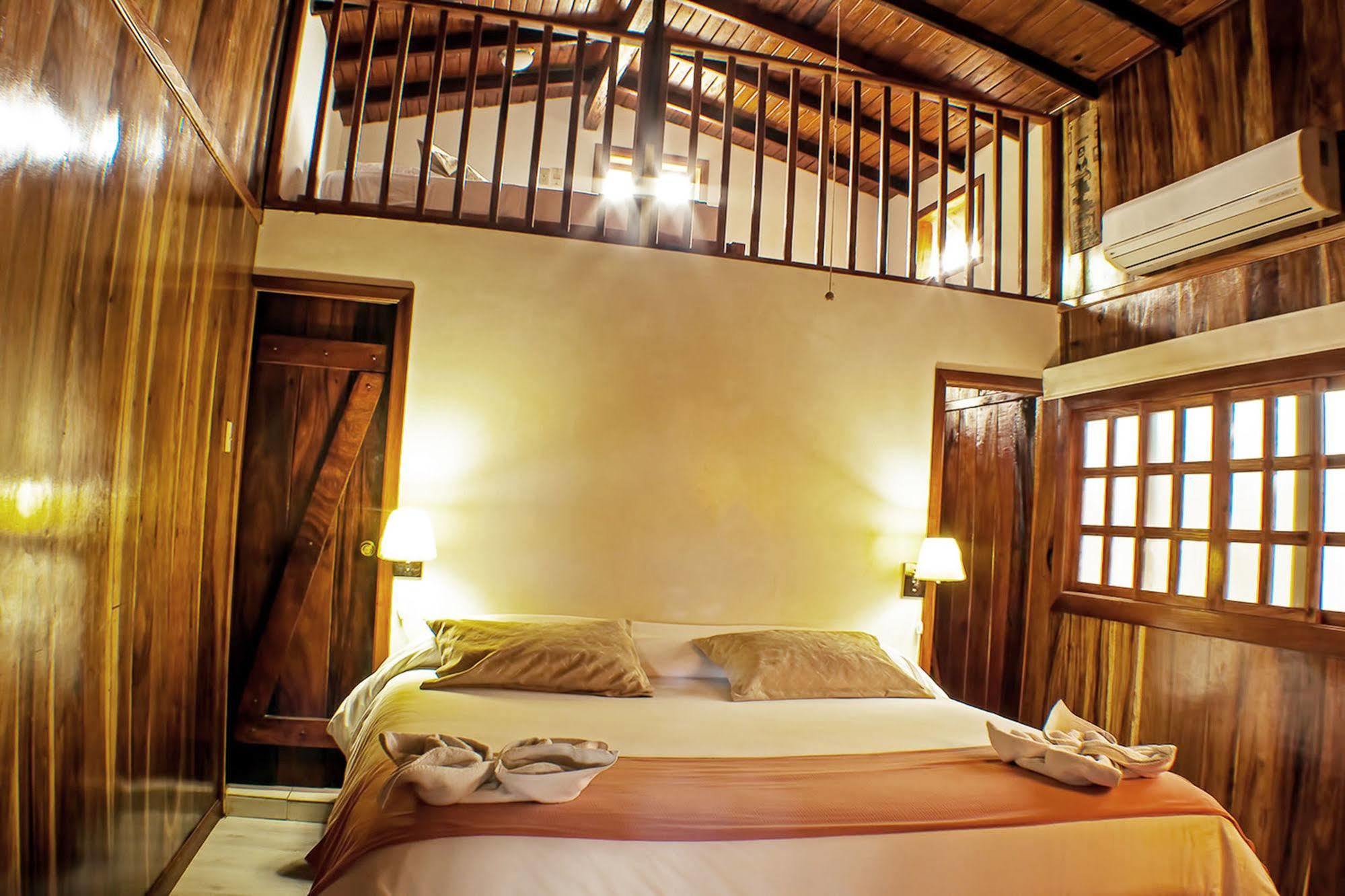 The Wooden House Hotel Puerto Villamil Zewnętrze zdjęcie